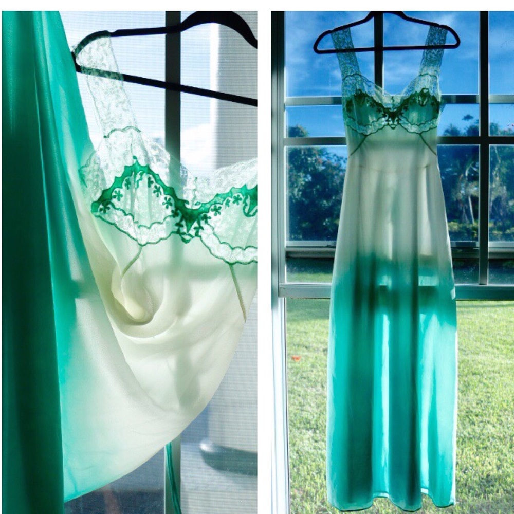 👗👗Vintage Turquoise Gradient Night Gown!!! 👗👗